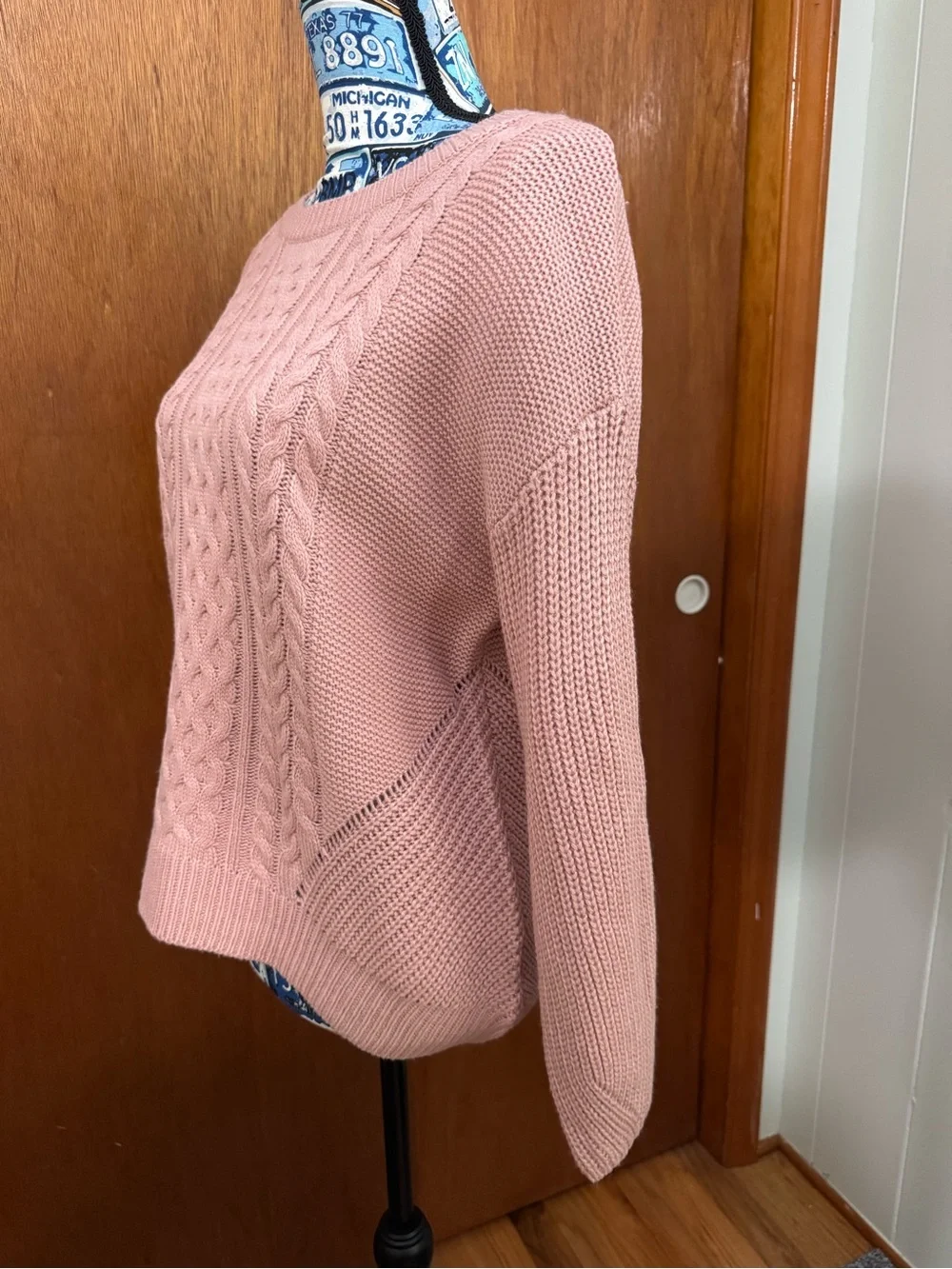 &merci Women's Cable Knit Crewneck Pink Sweater, Small Medium